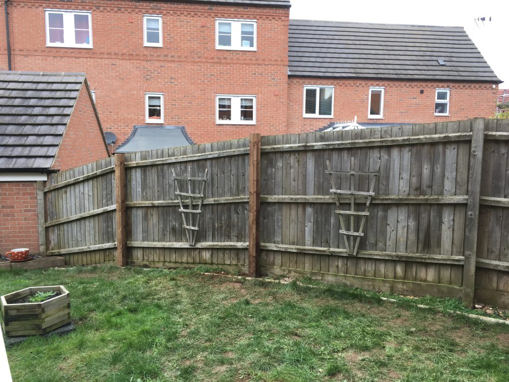 Fence repair in Rushden